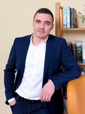 Herr Benjamin Mujkic
